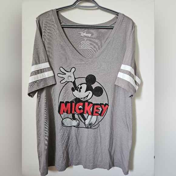 Disney Mickey Mouse VINTAGE Football Grey Top PLUS SIZE 0 TORRID SPORT sleep new - Picture 2 of 9